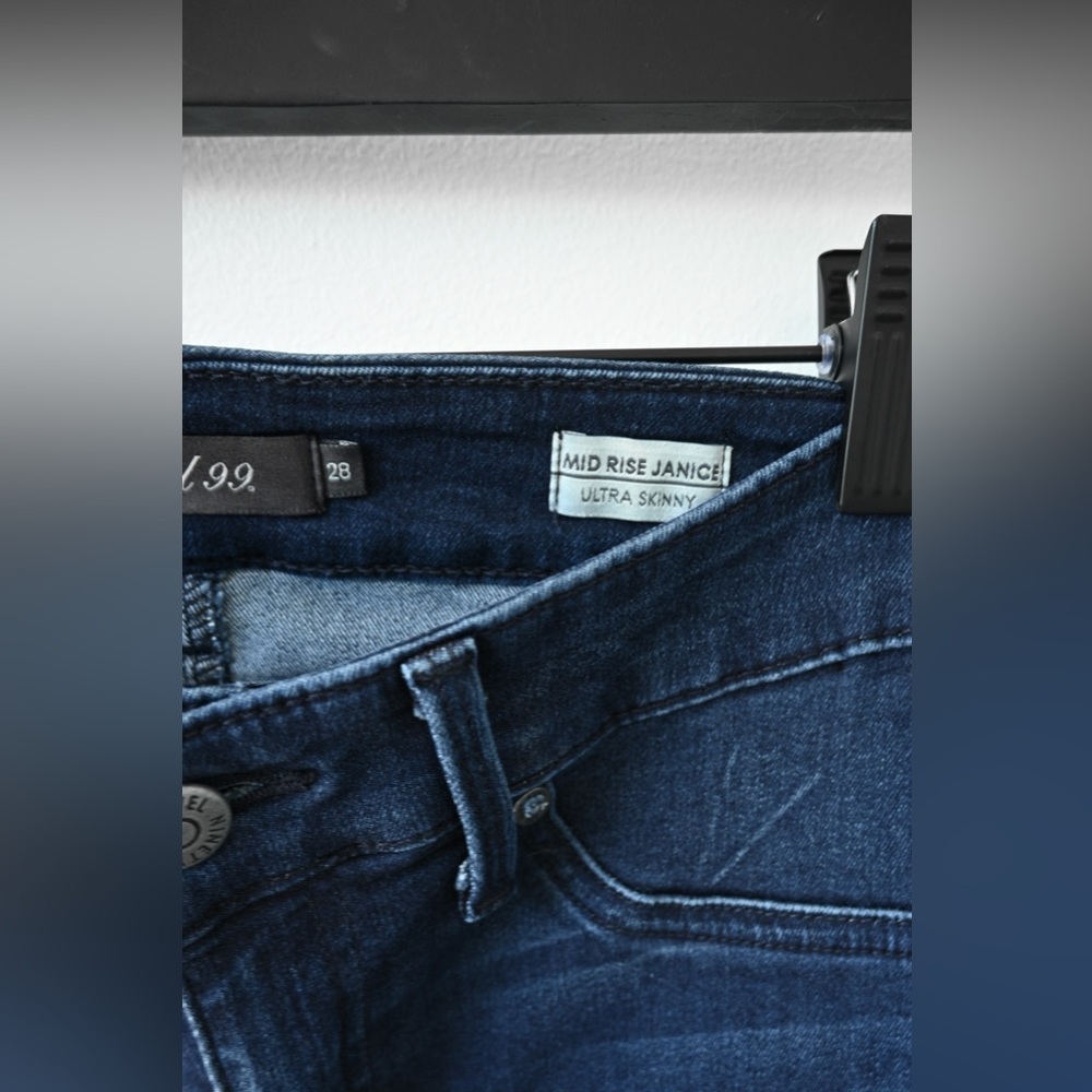 Level 99 Mid Rise Janice Jeans - Picture 4 of 6